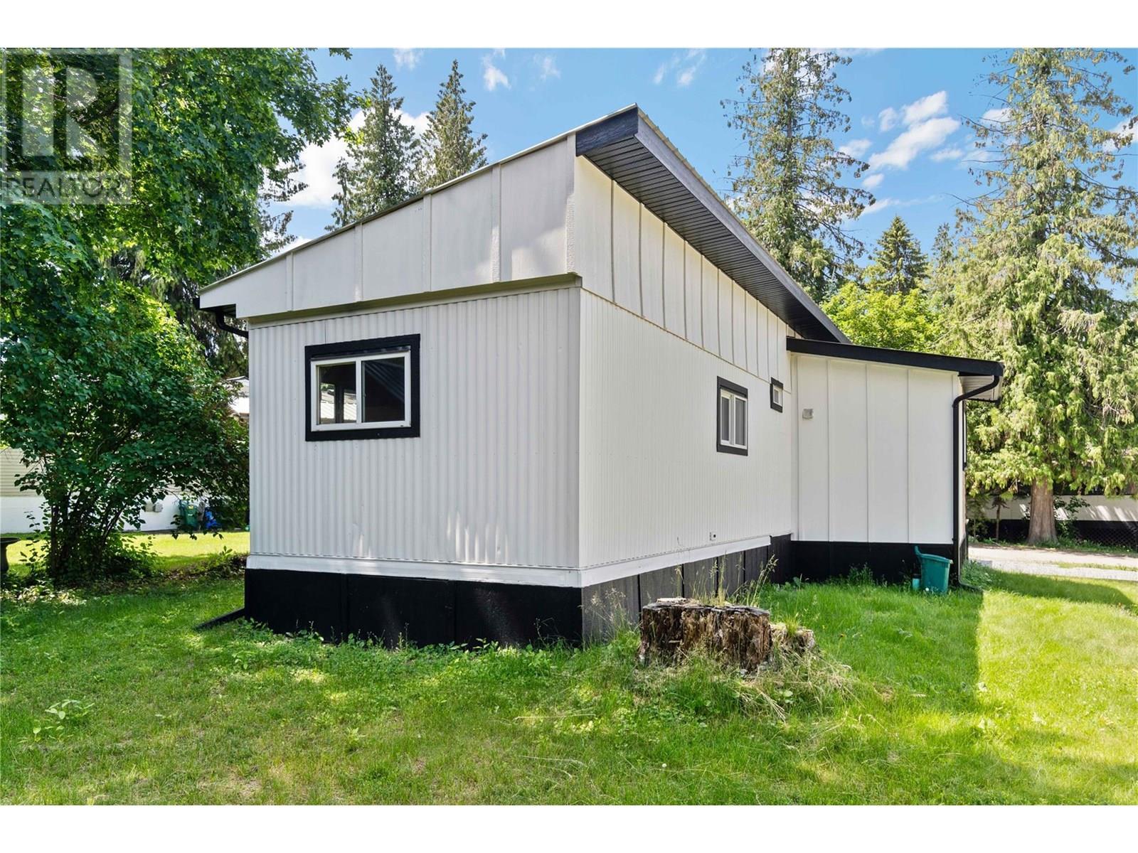 4061 11 Avenue Ne Unit# 10. Salmon Arm, British Columbia