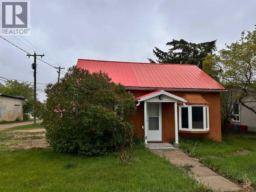 4923 52 Street, Innisfree