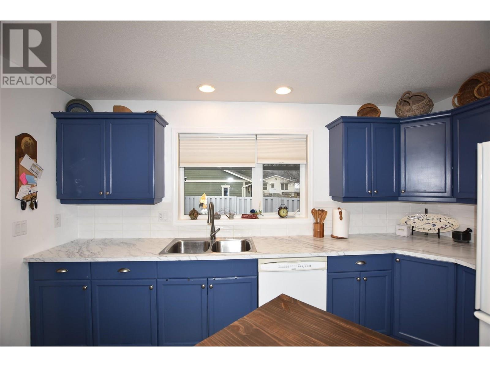 606 Nighthawk Avenue. Vernon, British Columbia