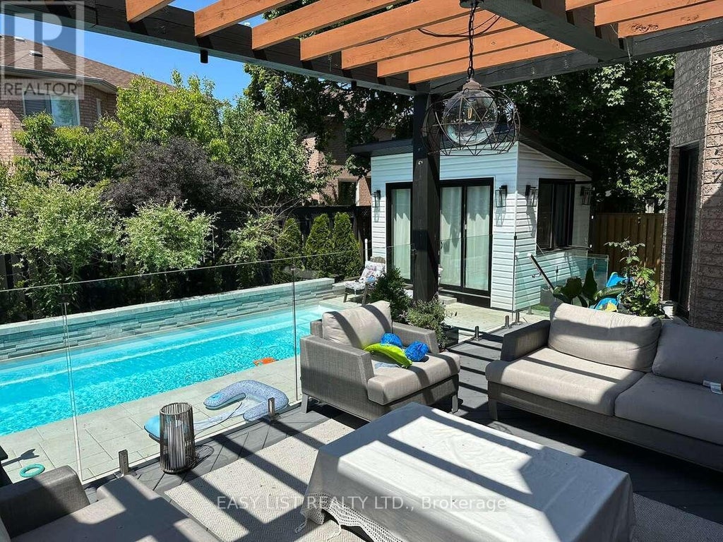 6 Devonridge Crescent, Toronto (highland Creek)