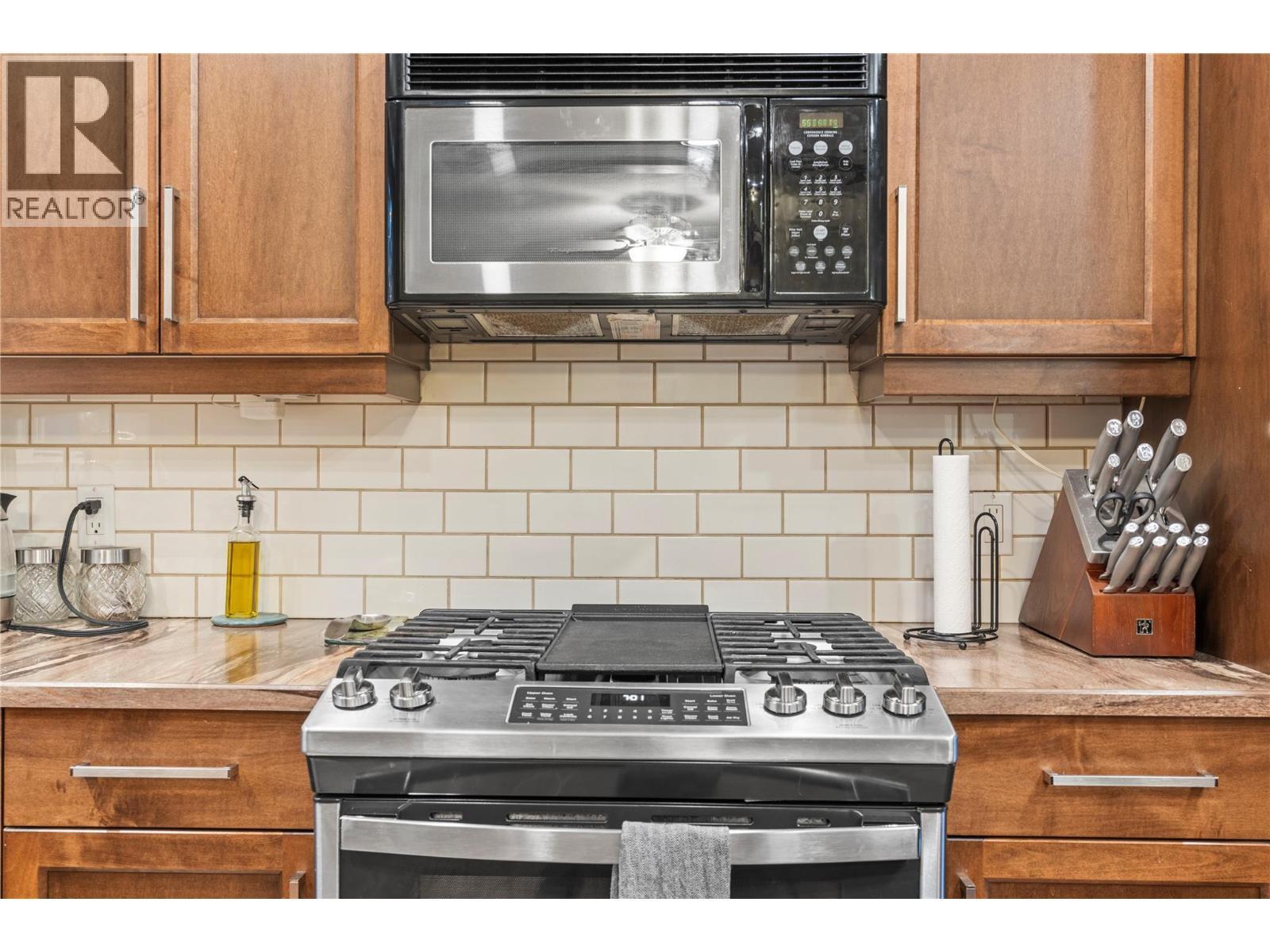 1718 Grandview Avenue. Lumby, British Columbia