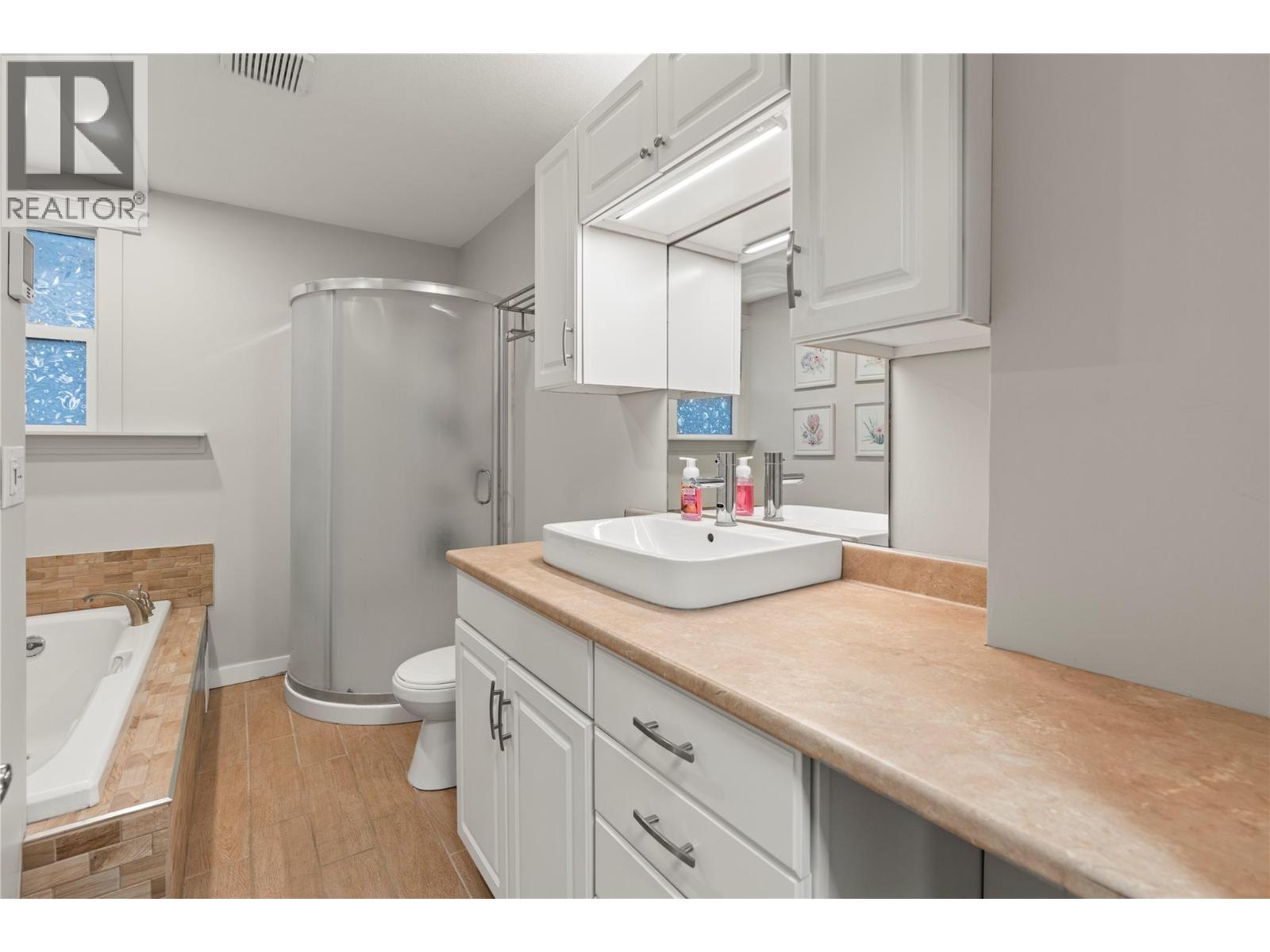 1718 Grandview Avenue. Lumby, British Columbia