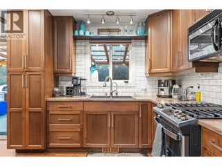 1718 Grandview Avenue. Lumby, British Columbia