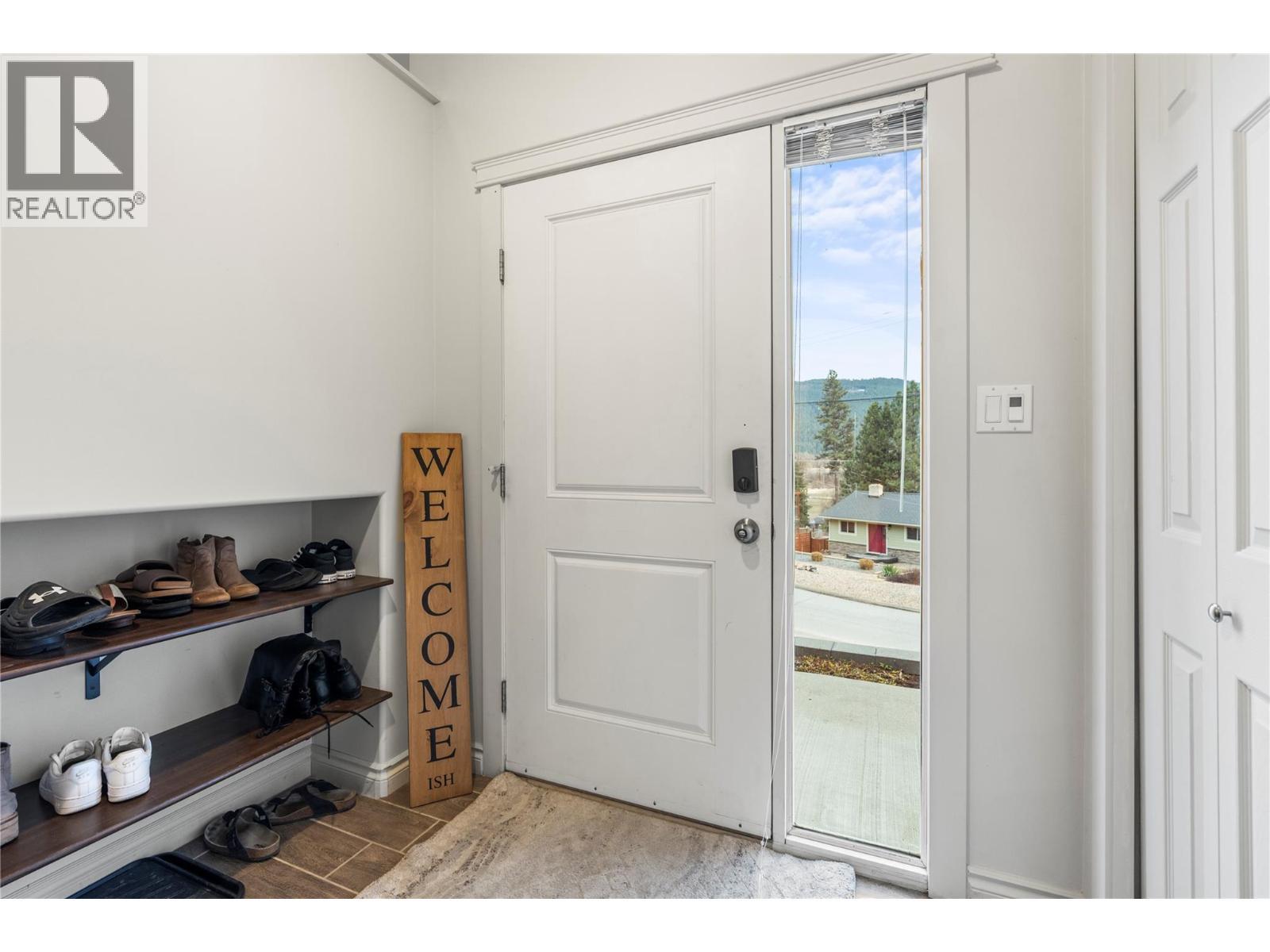 1718 Grandview Avenue. Lumby, British Columbia