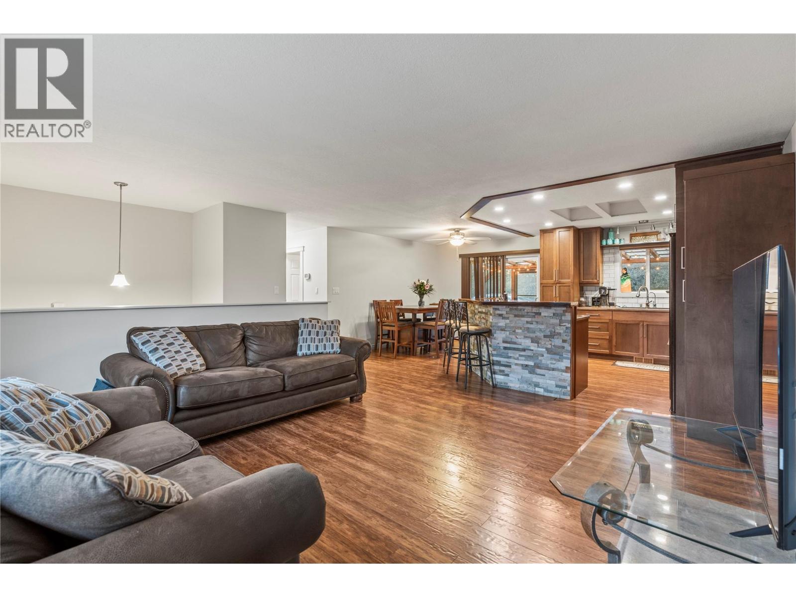 1718 Grandview Avenue. Lumby, British Columbia