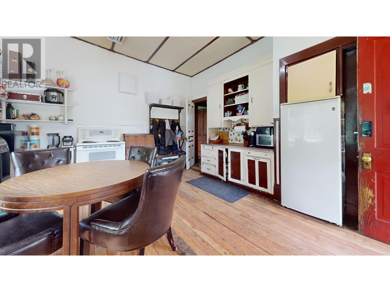 2415 Blind Bay Road. Blind Bay, British Columbia