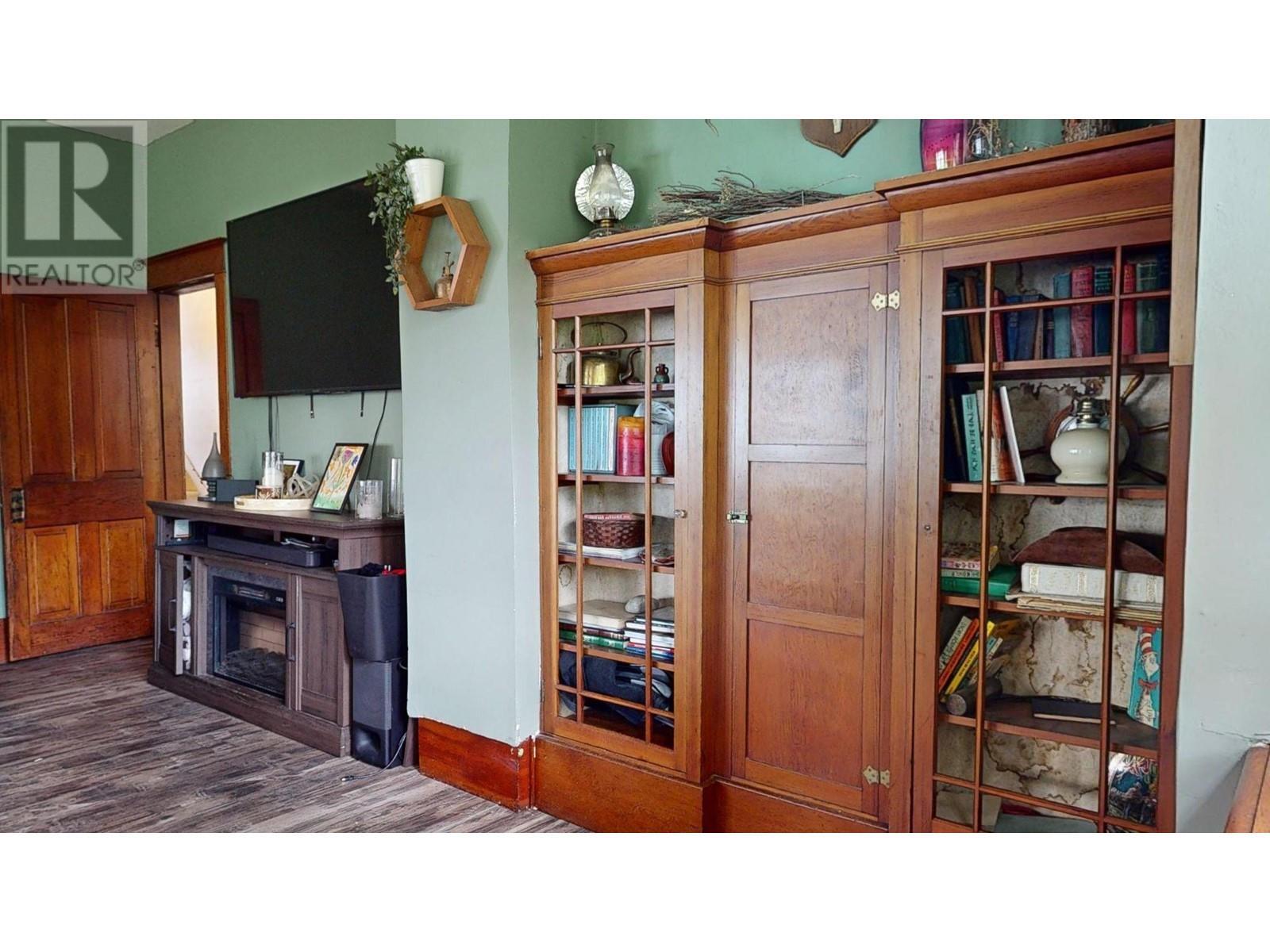 2415 Blind Bay Road. Blind Bay, British Columbia