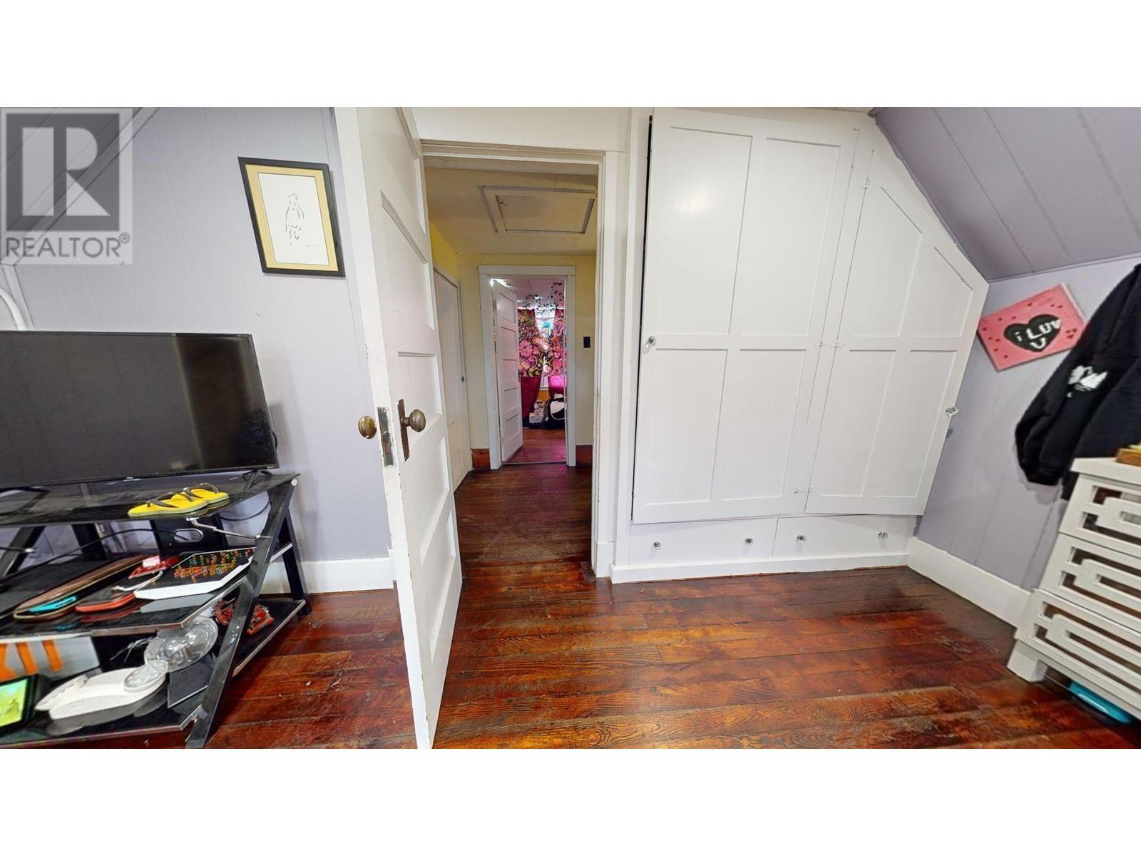 2415 Blind Bay Road. Blind Bay, British Columbia