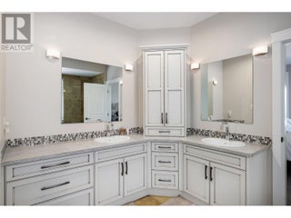 3672 Luxmoore Road. Kelowna, British Columbia