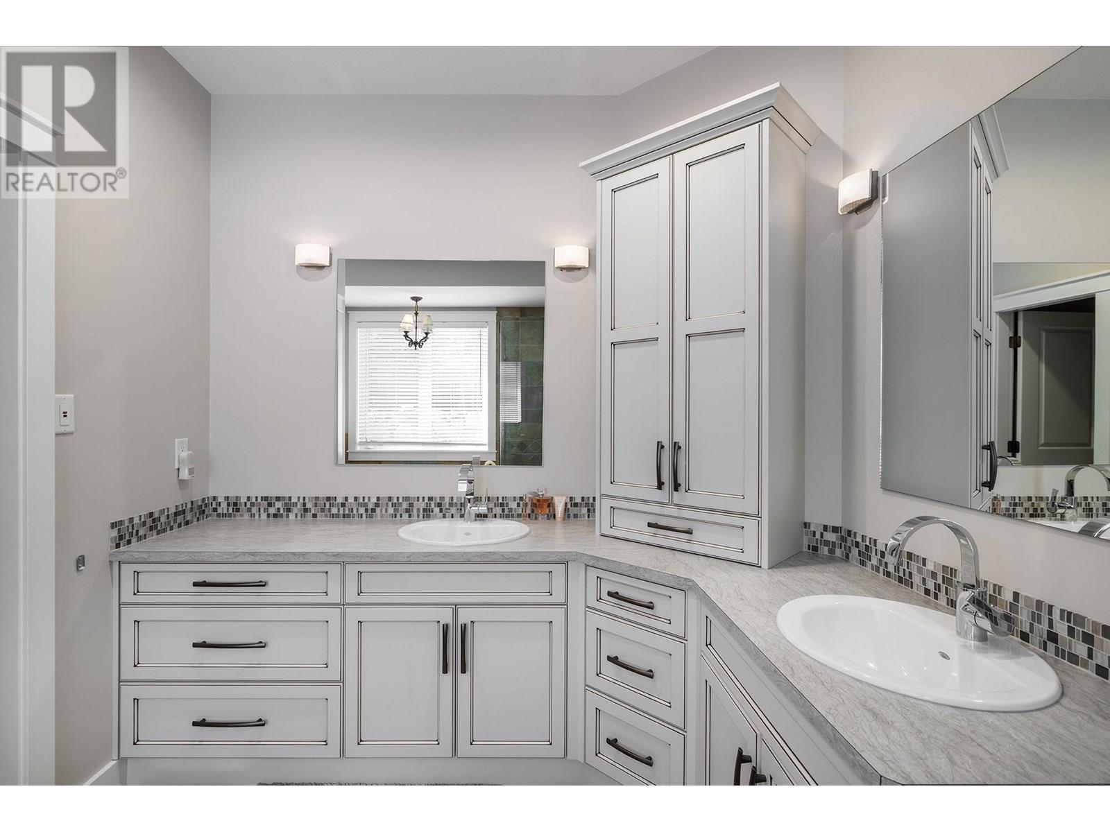 3672 Luxmoore Road. Kelowna, British Columbia