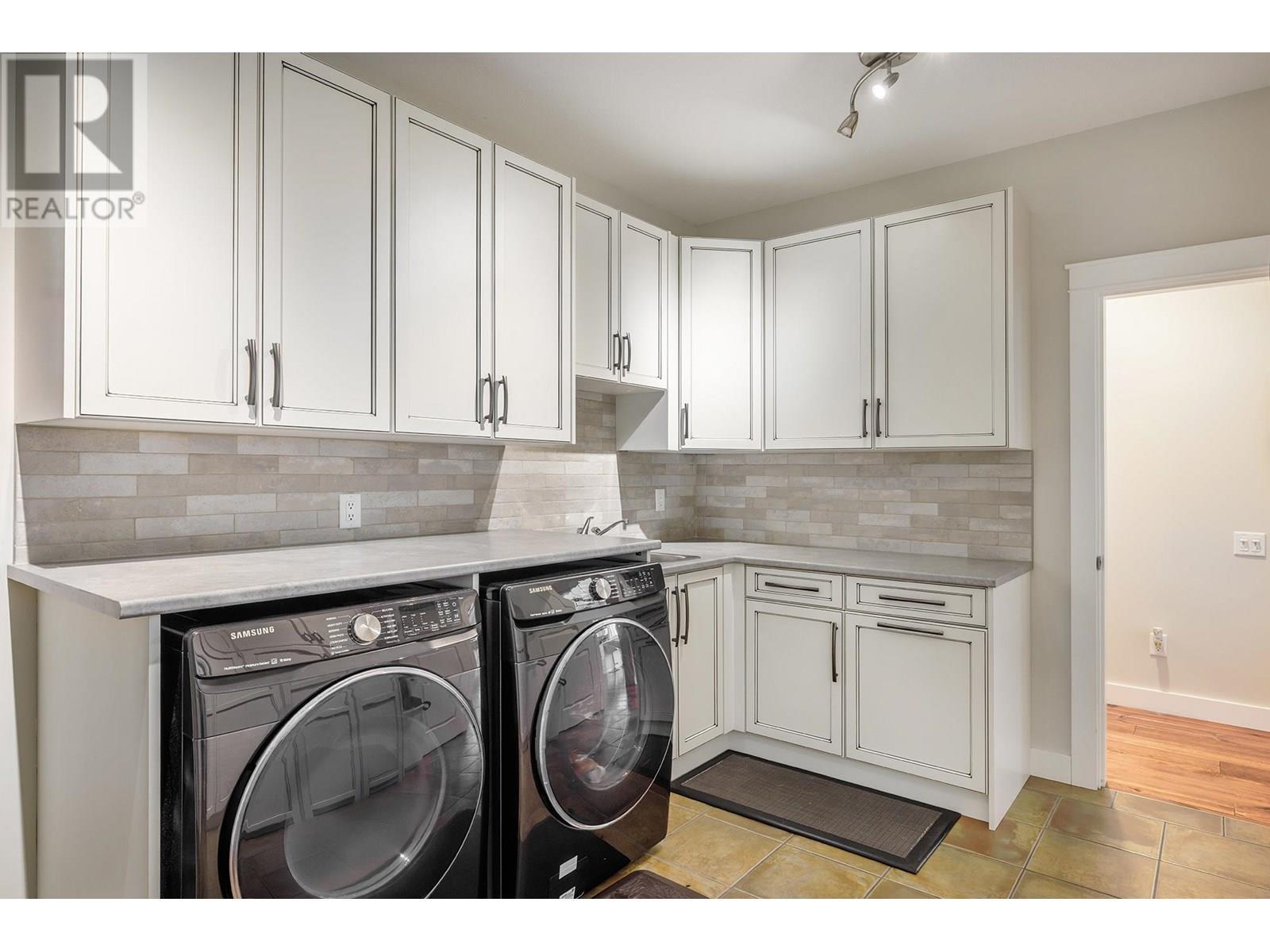 3672 Luxmoore Road. Kelowna, British Columbia