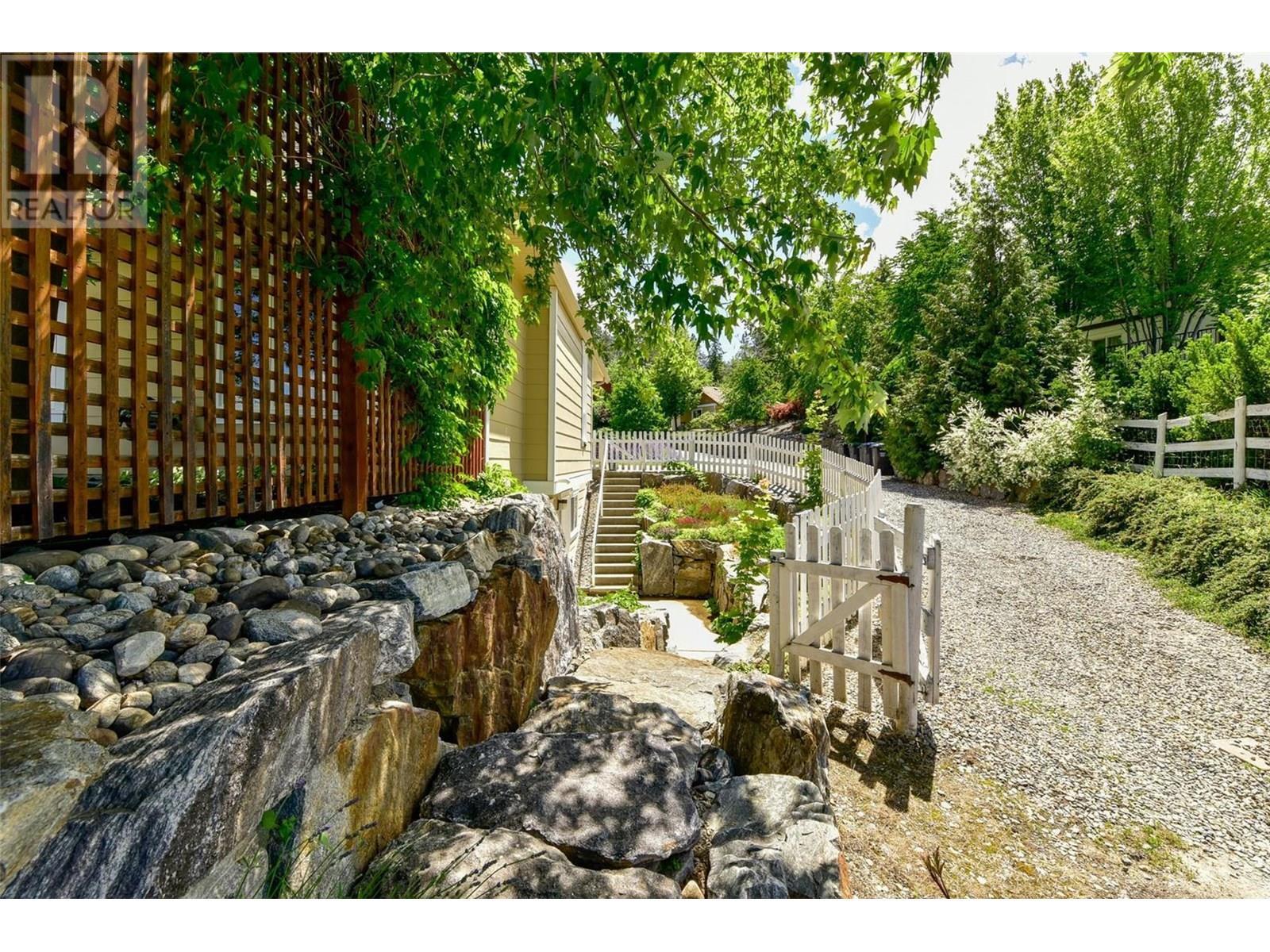 3672 Luxmoore Road. Kelowna, British Columbia