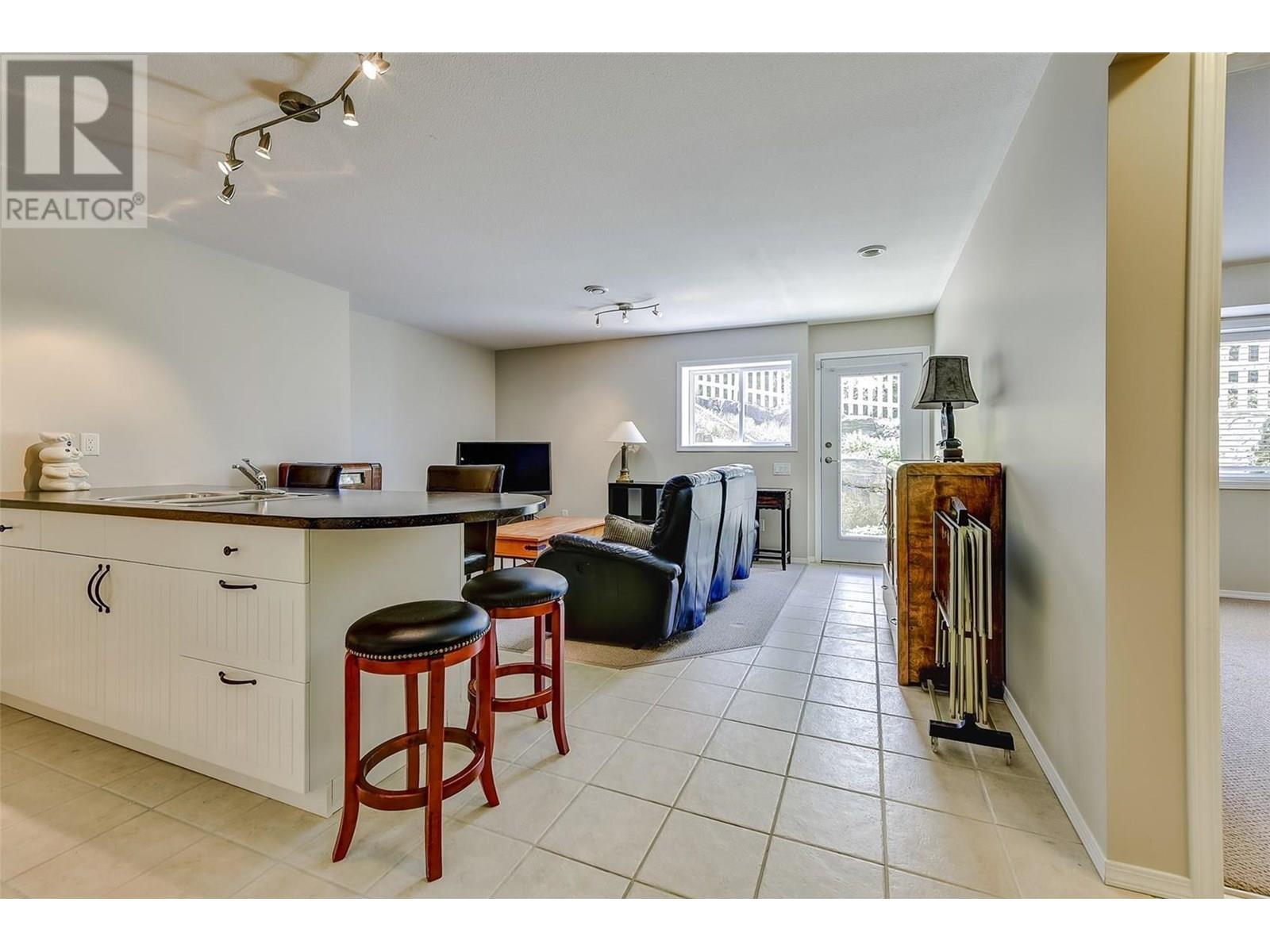 3672 Luxmoore Road. Kelowna, British Columbia