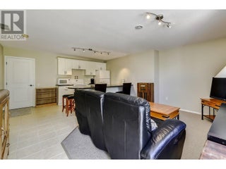 3672 Luxmoore Road. Kelowna, British Columbia