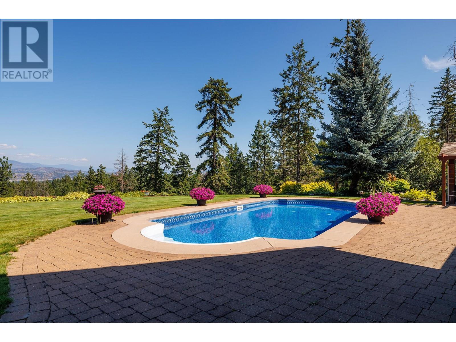 3672 Luxmoore Road. Kelowna, British Columbia