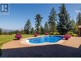 3672 Luxmoore Road. Kelowna, British Columbia