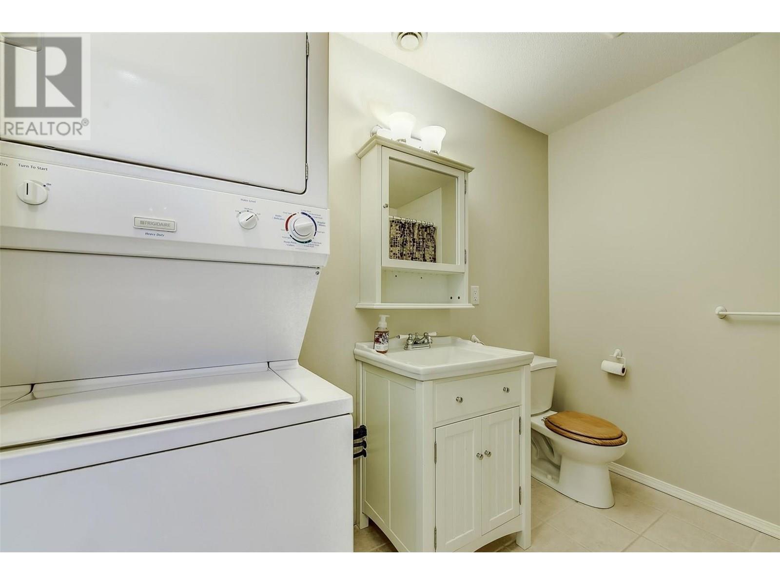 3672 Luxmoore Road. Kelowna, British Columbia