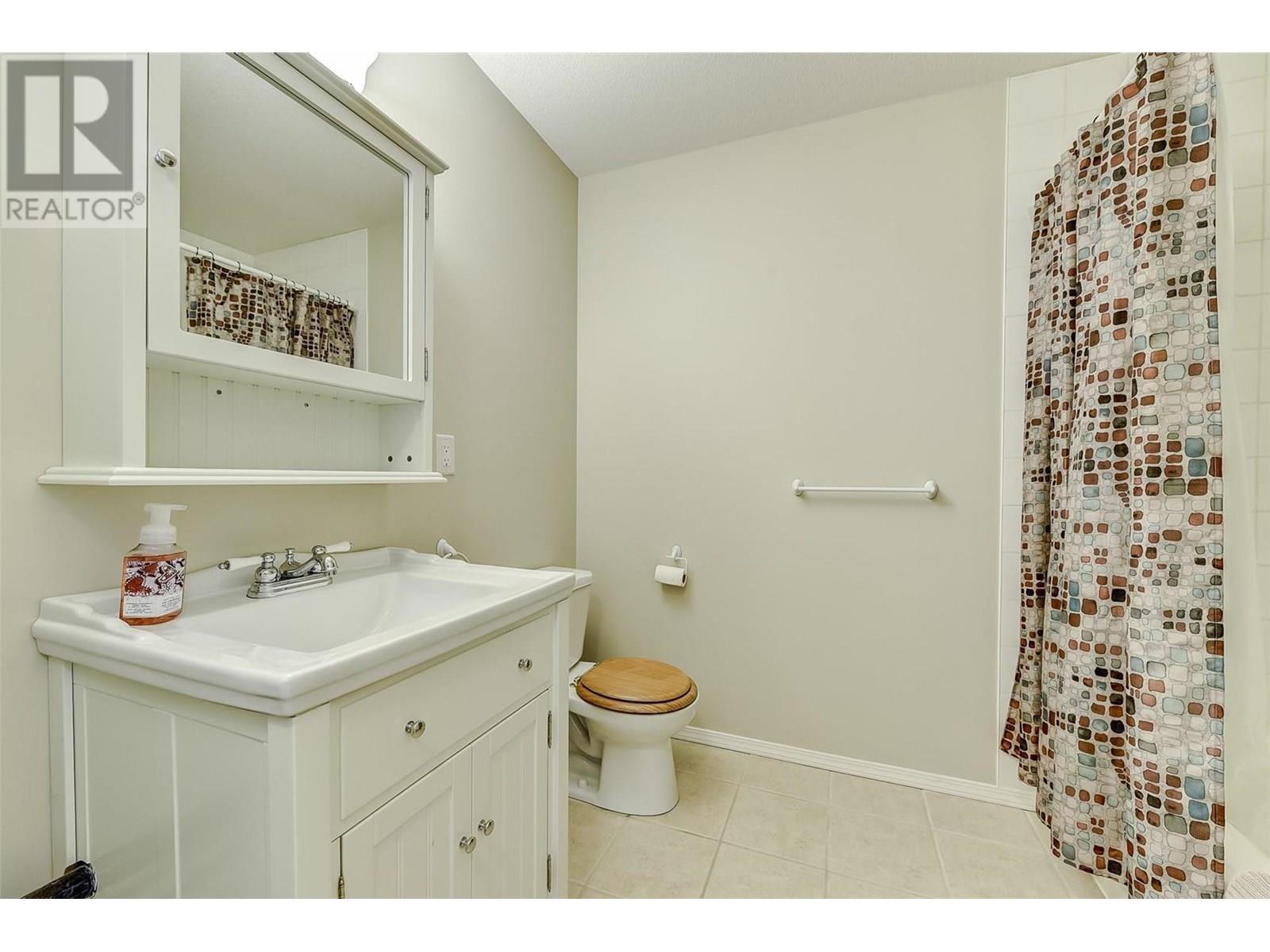 3672 Luxmoore Road. Kelowna, British Columbia