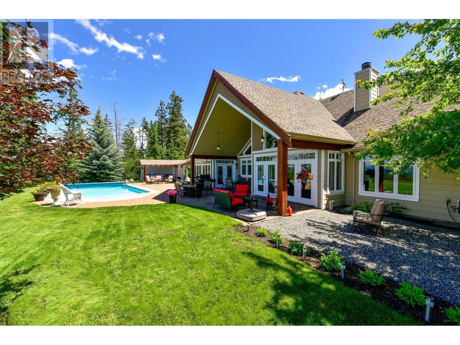 3672 Luxmoore Road. Kelowna, British Columbia