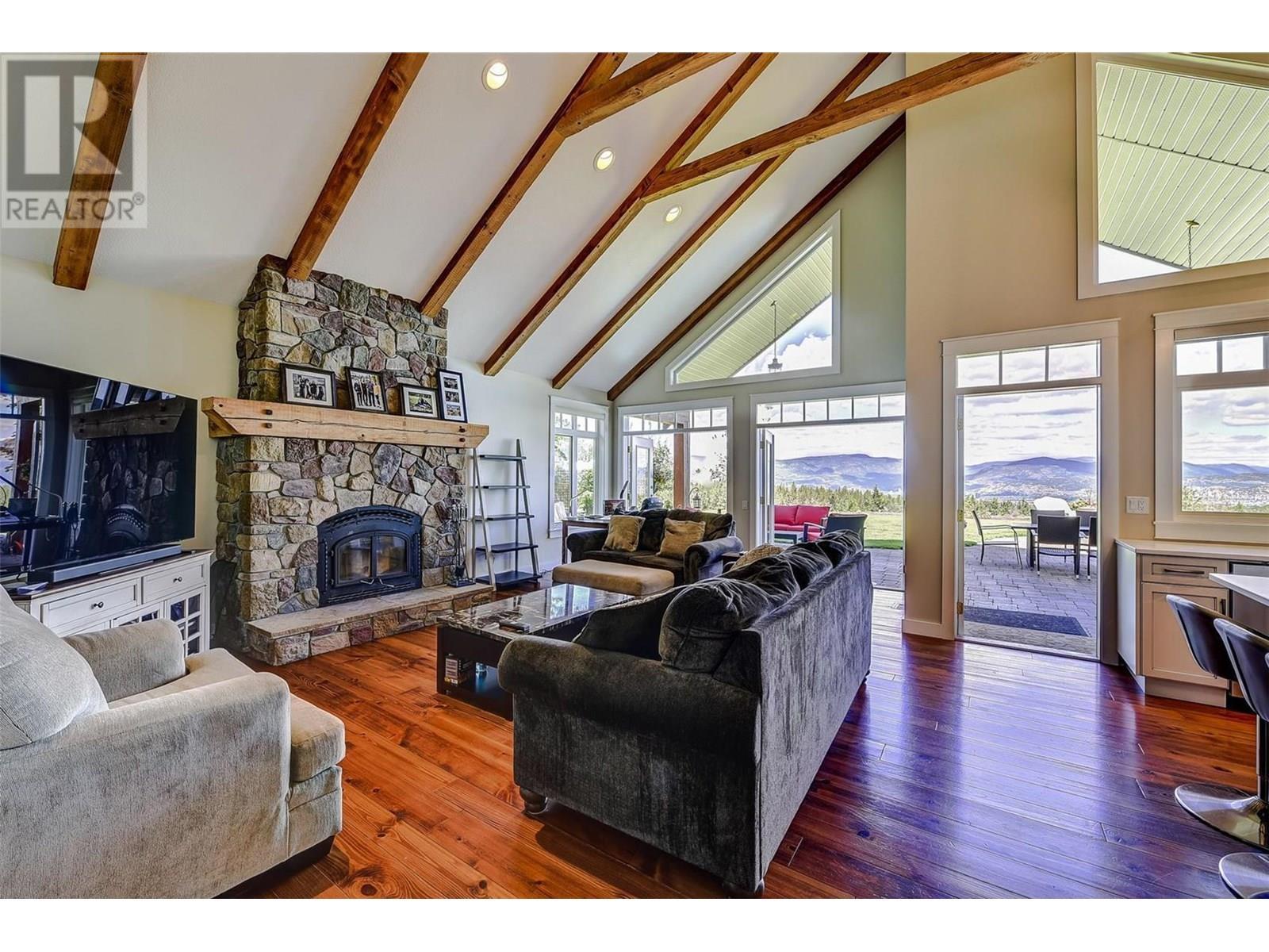 3672 Luxmoore Road. Kelowna, British Columbia