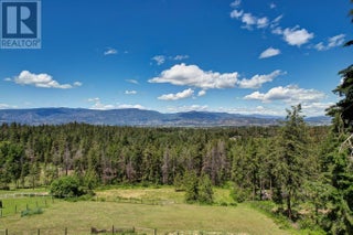 3672 Luxmoore Road. Kelowna, British Columbia