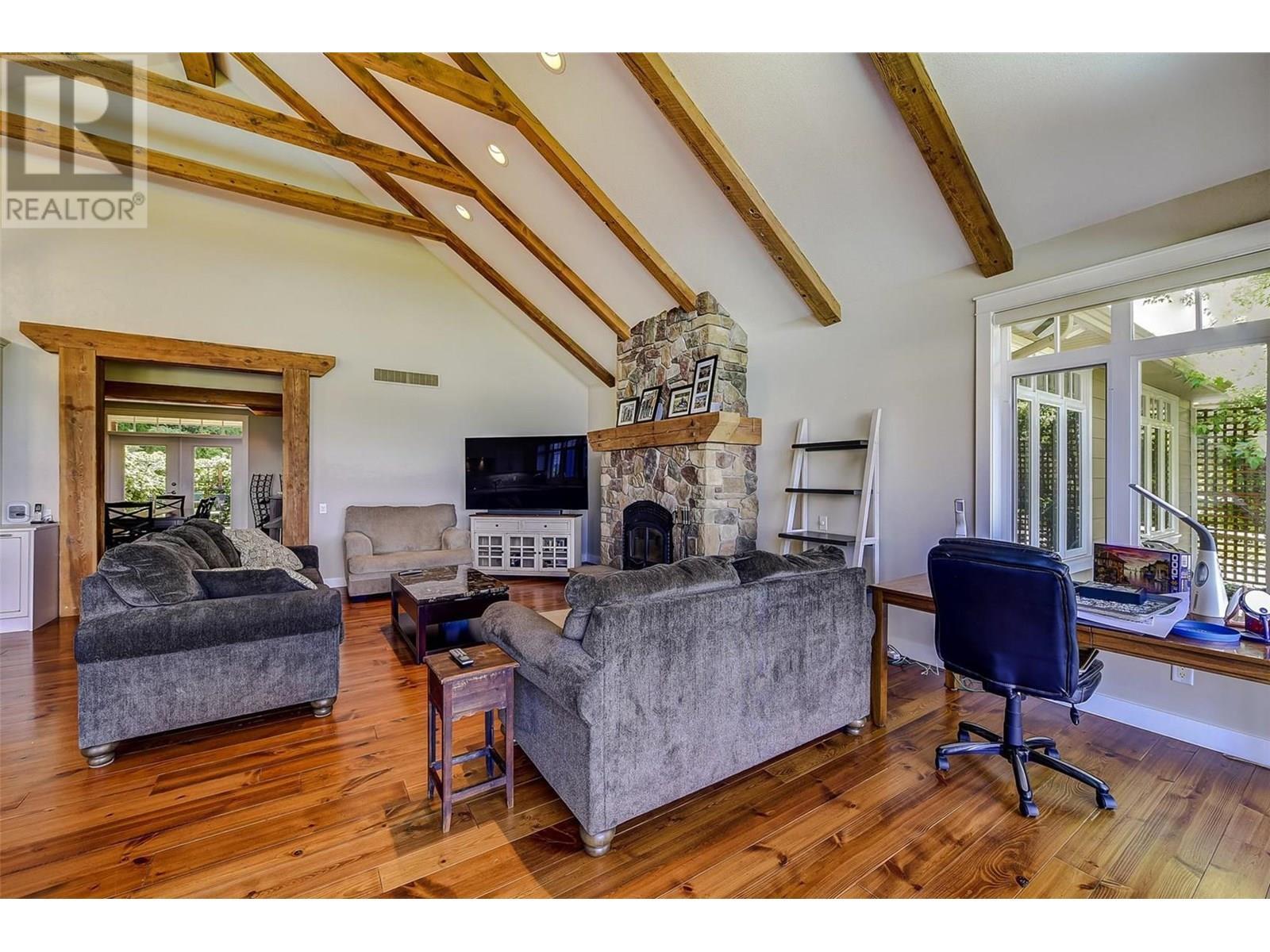 3672 Luxmoore Road. Kelowna, British Columbia