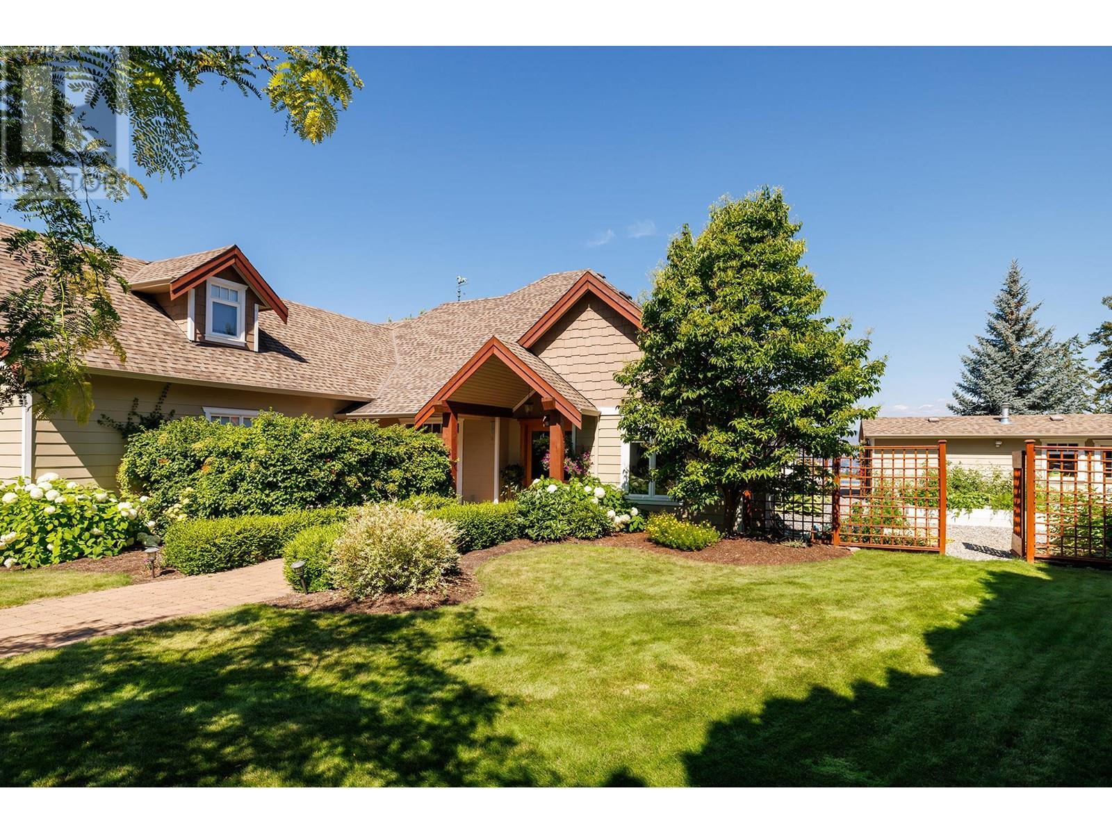 3672 Luxmoore Road. Kelowna, British Columbia