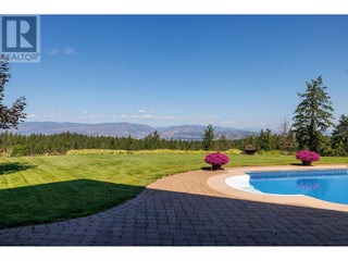 3672 Luxmoore Road. Kelowna, British Columbia