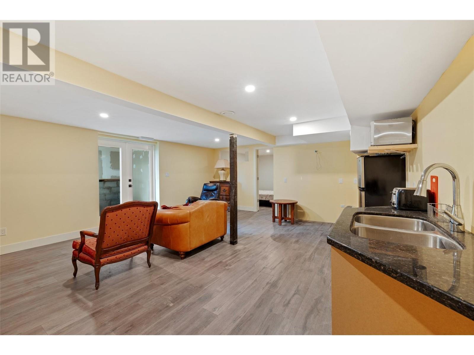 3299 Mcculloch Road. Kelowna, British Columbia