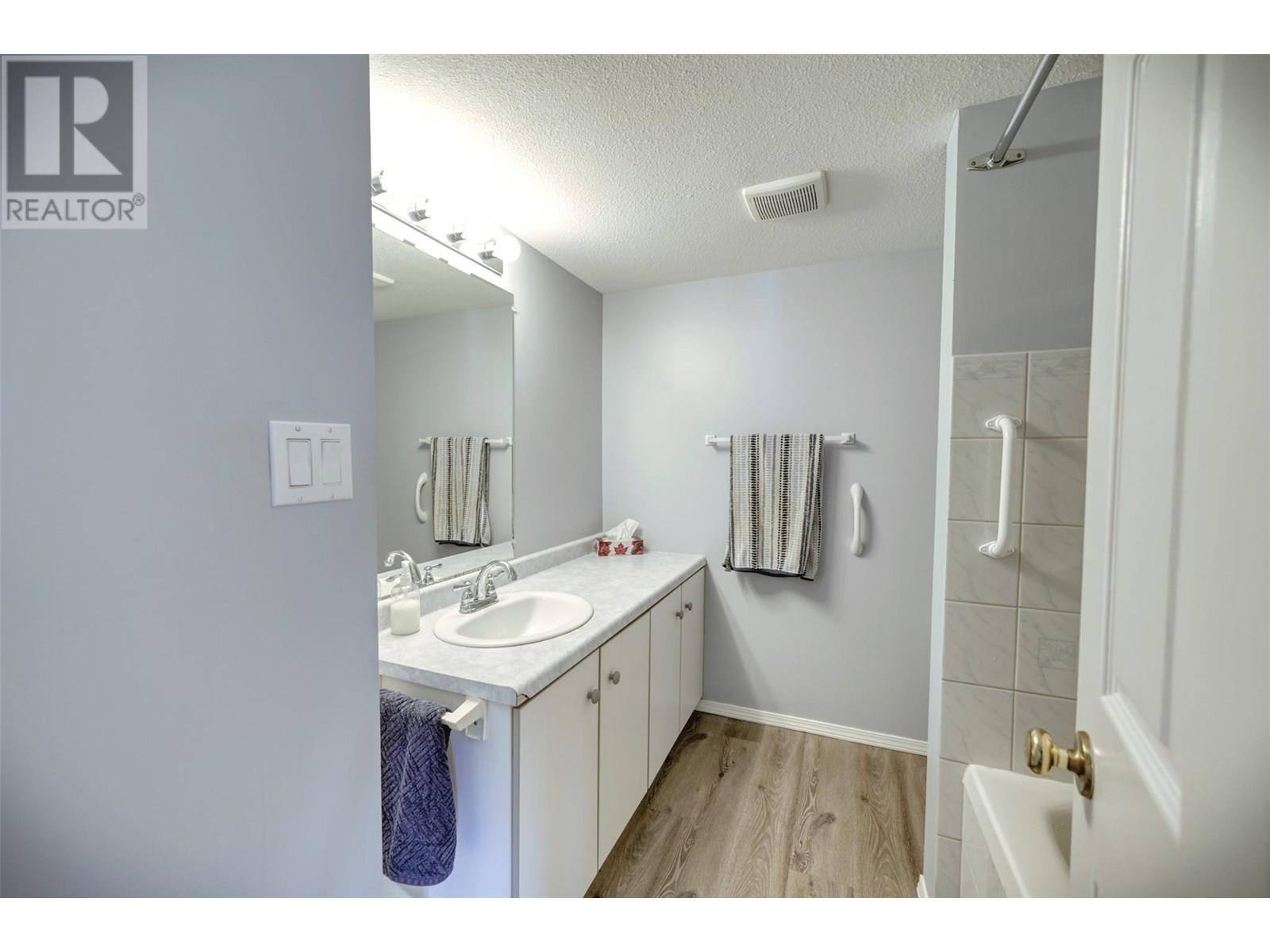 11913 Quail Ridge Place. Osoyoos, British Columbia