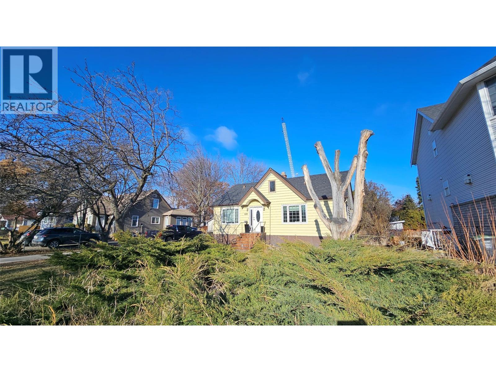 828 Dehart Avenue. Kelowna, British Columbia