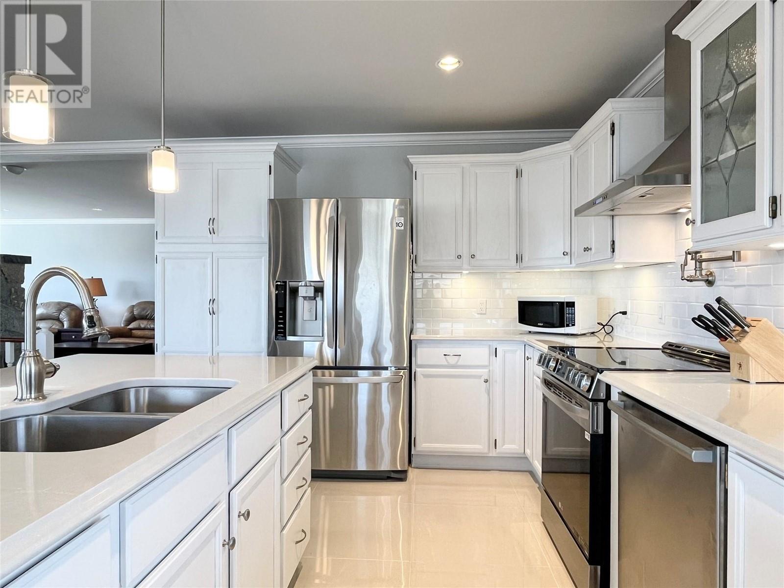 9106 Hummingbird Lane. Osoyoos, British Columbia