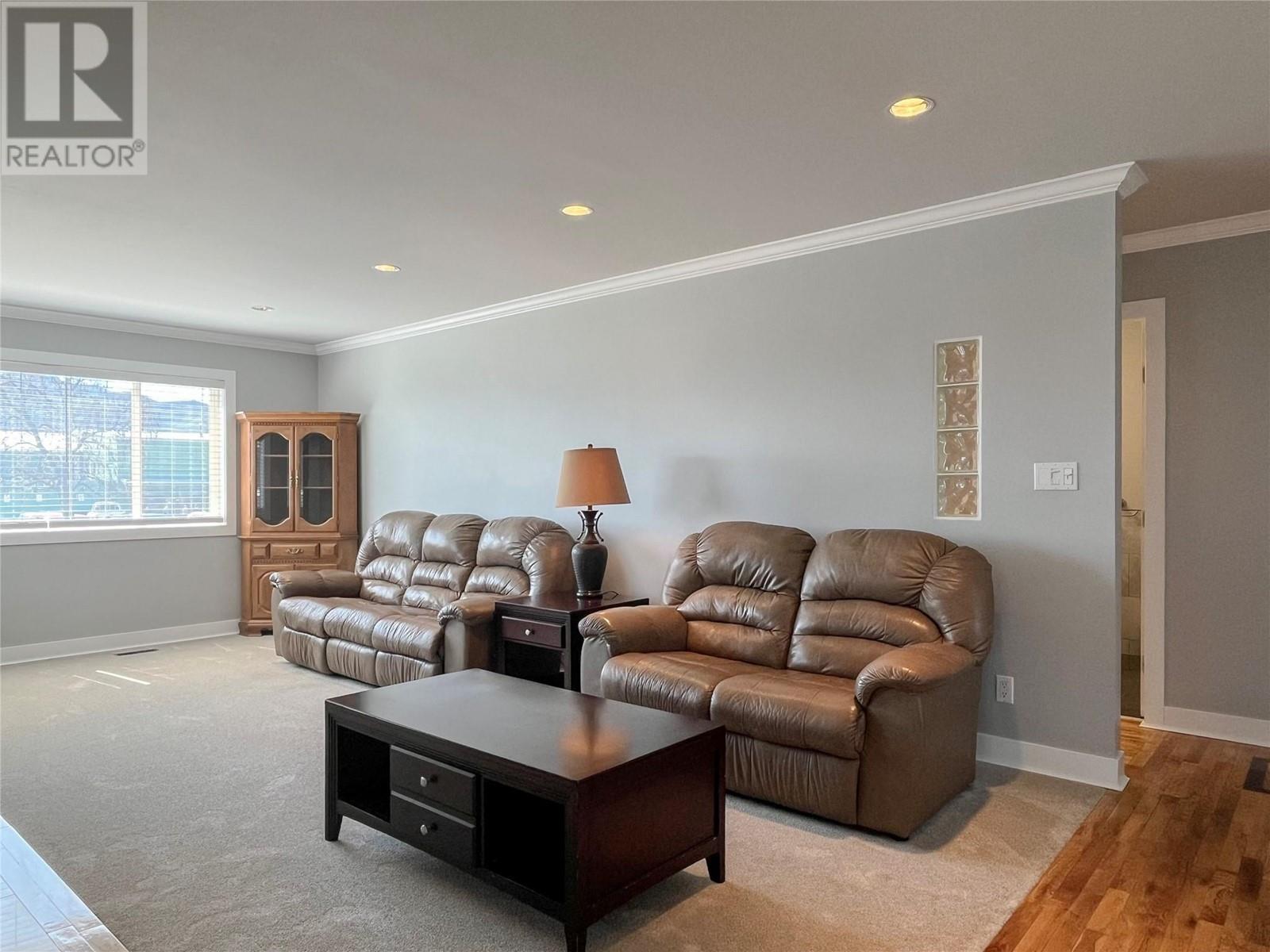 9106 Hummingbird Lane. Osoyoos, British Columbia