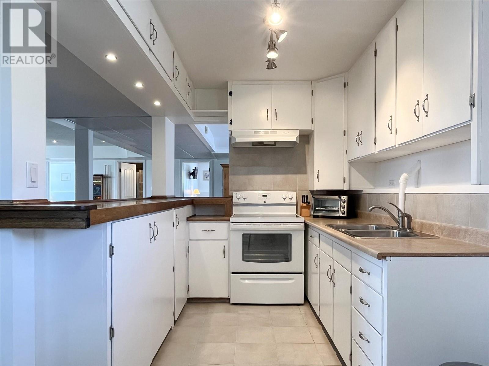 9106 Hummingbird Lane. Osoyoos, British Columbia