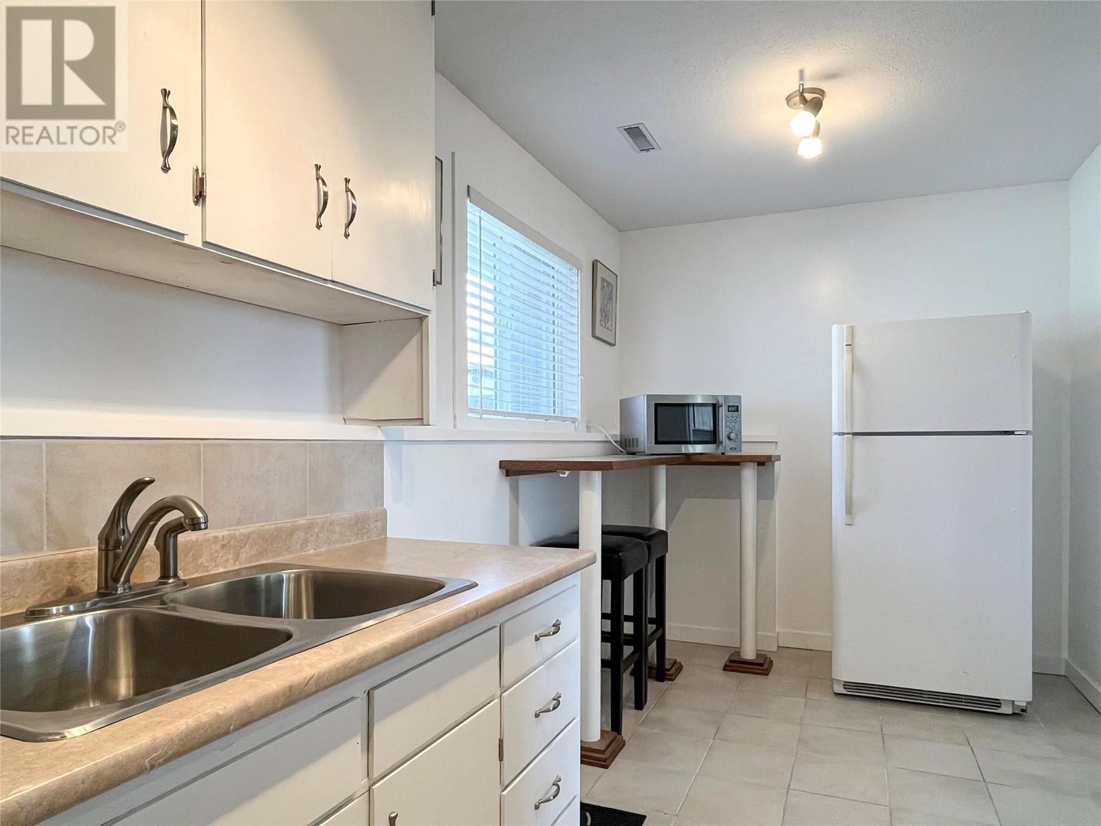 9106 Hummingbird Lane. Osoyoos, British Columbia