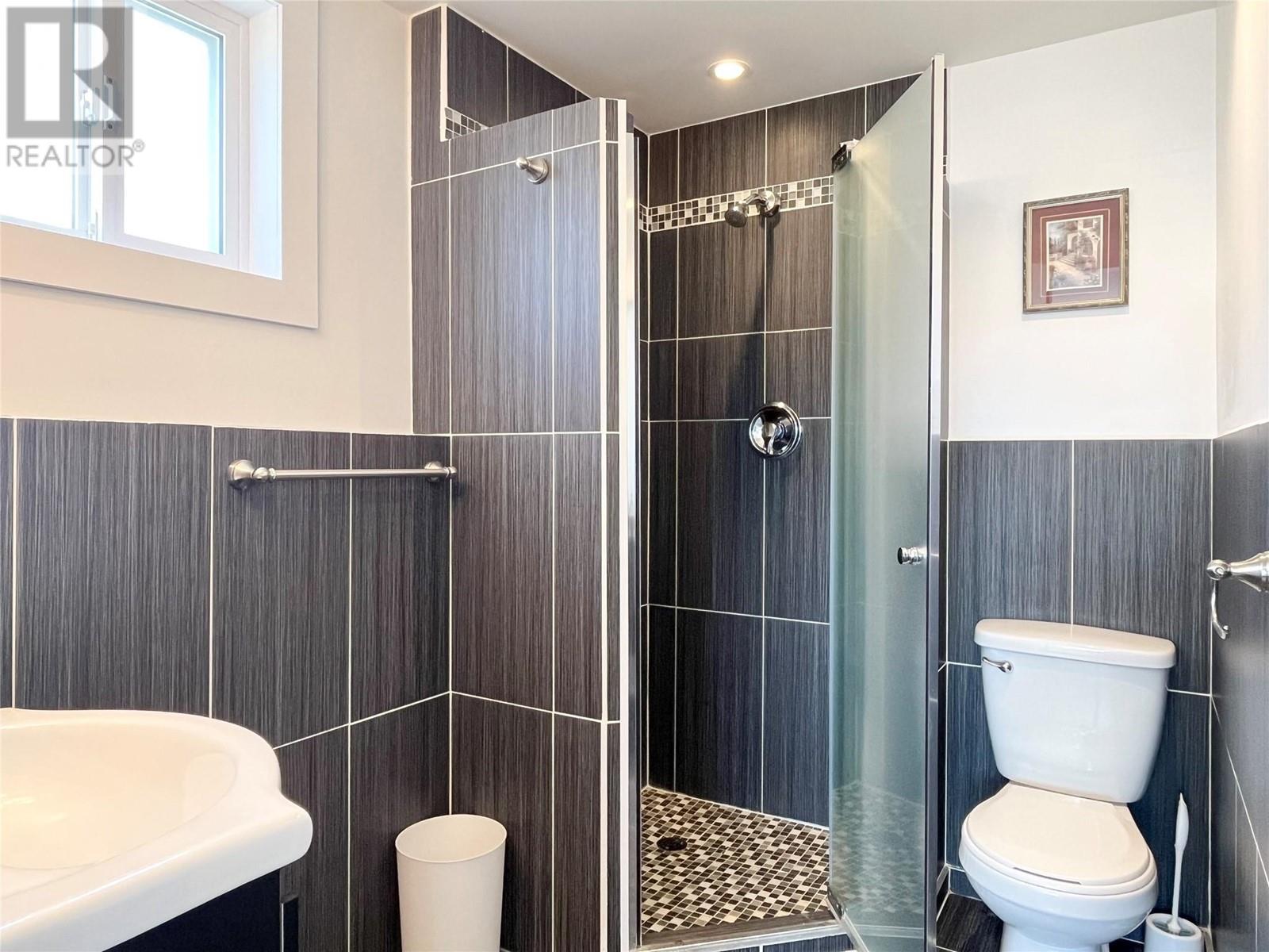 9106 Hummingbird Lane. Osoyoos, British Columbia