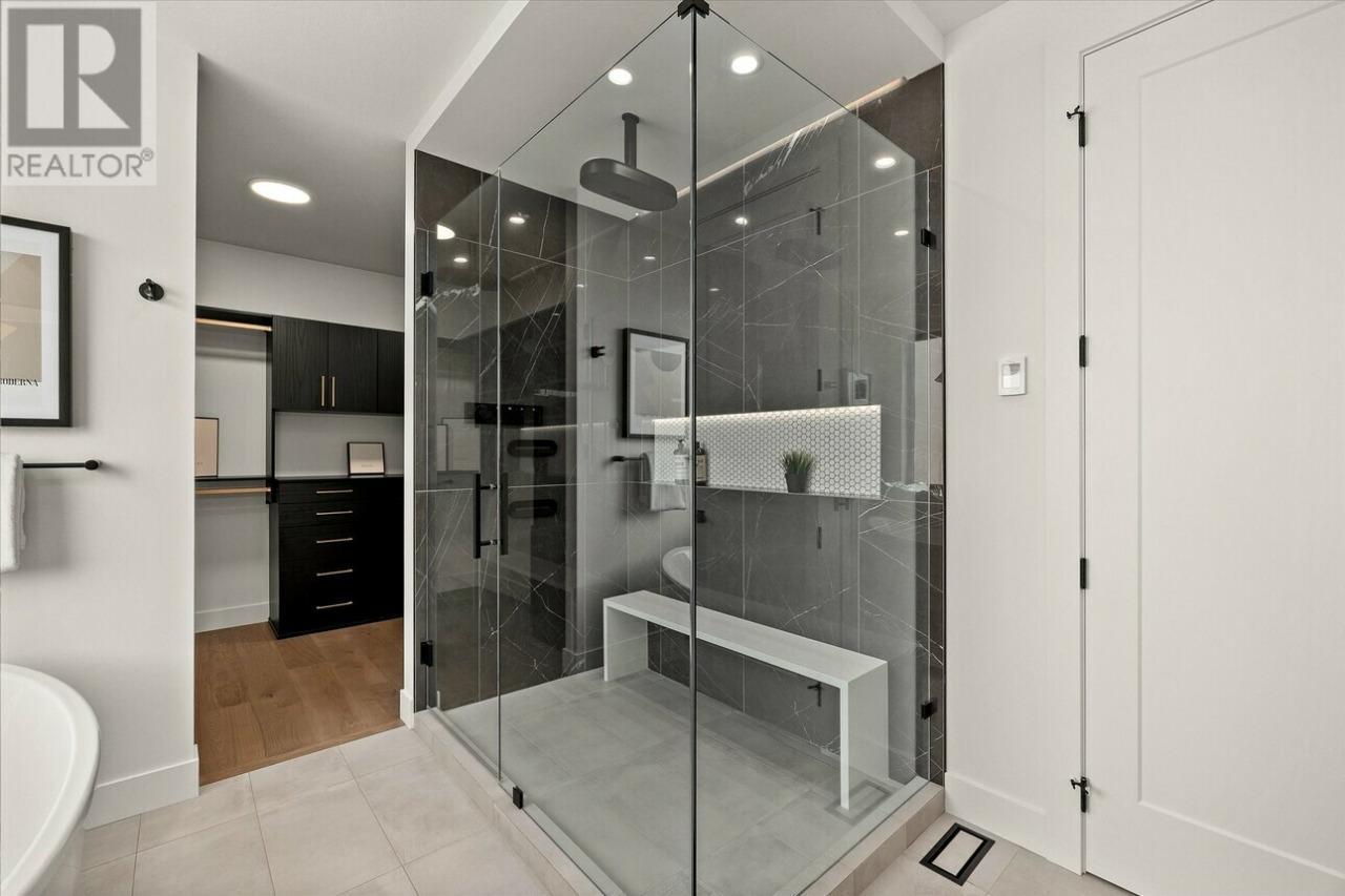 124 Wildsong Crescent W. Vernon, British Columbia