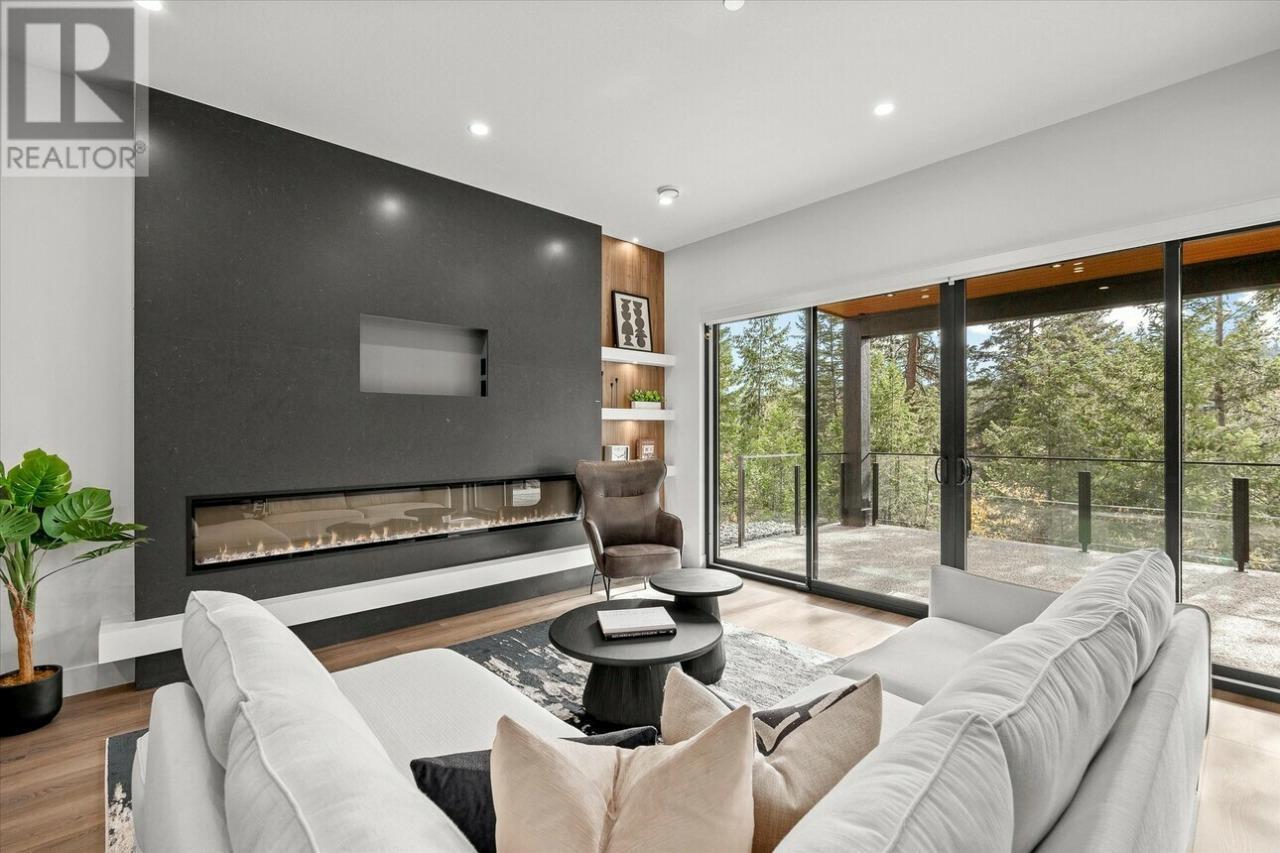 124 Wildsong Crescent W. Vernon, British Columbia