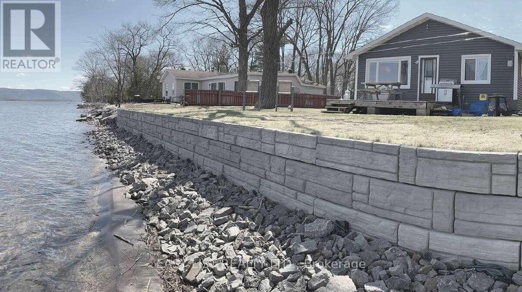 714 Bayview Drive, Ottawa