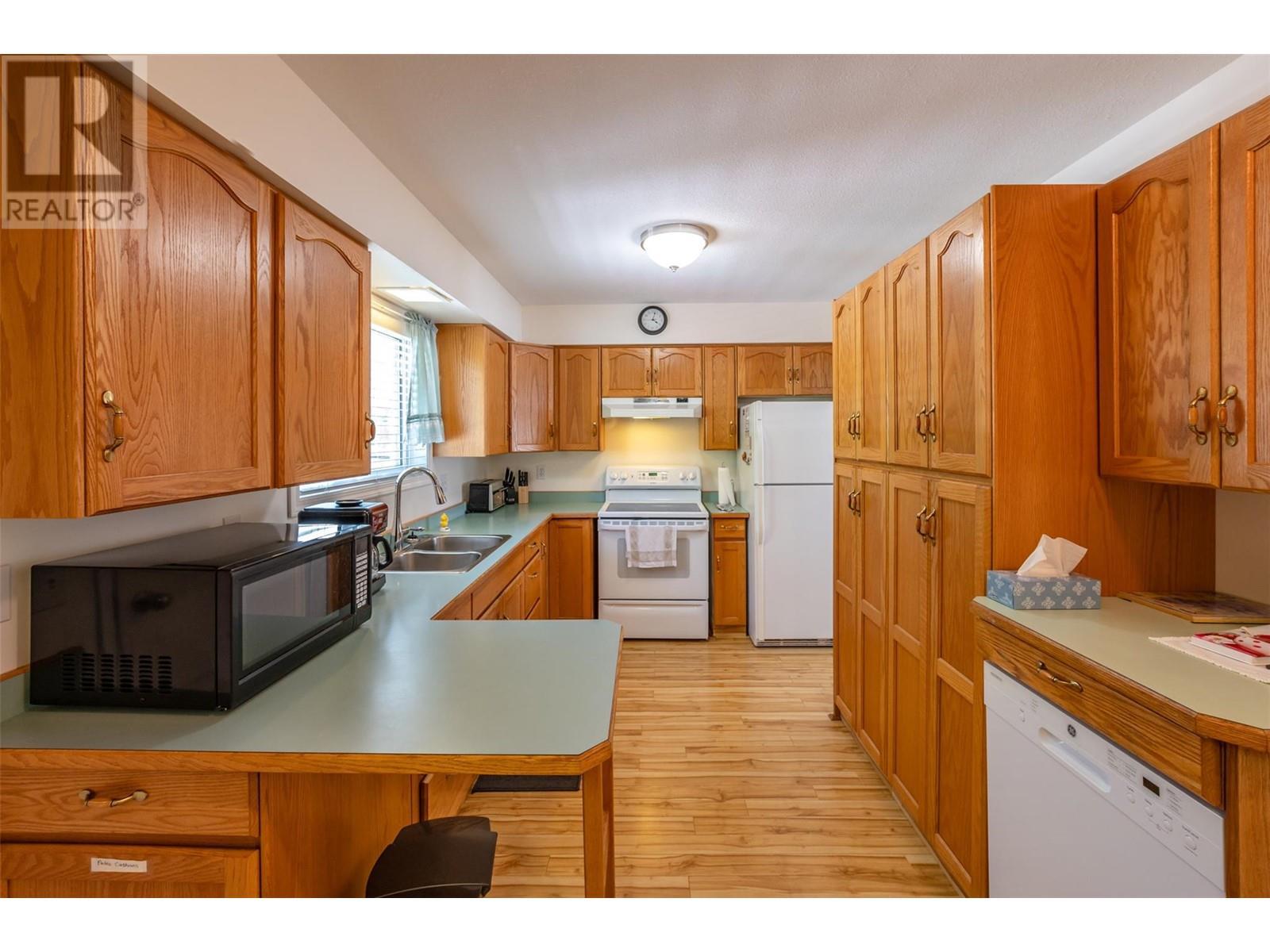 44 Bayview Crescent. Osoyoos, British Columbia