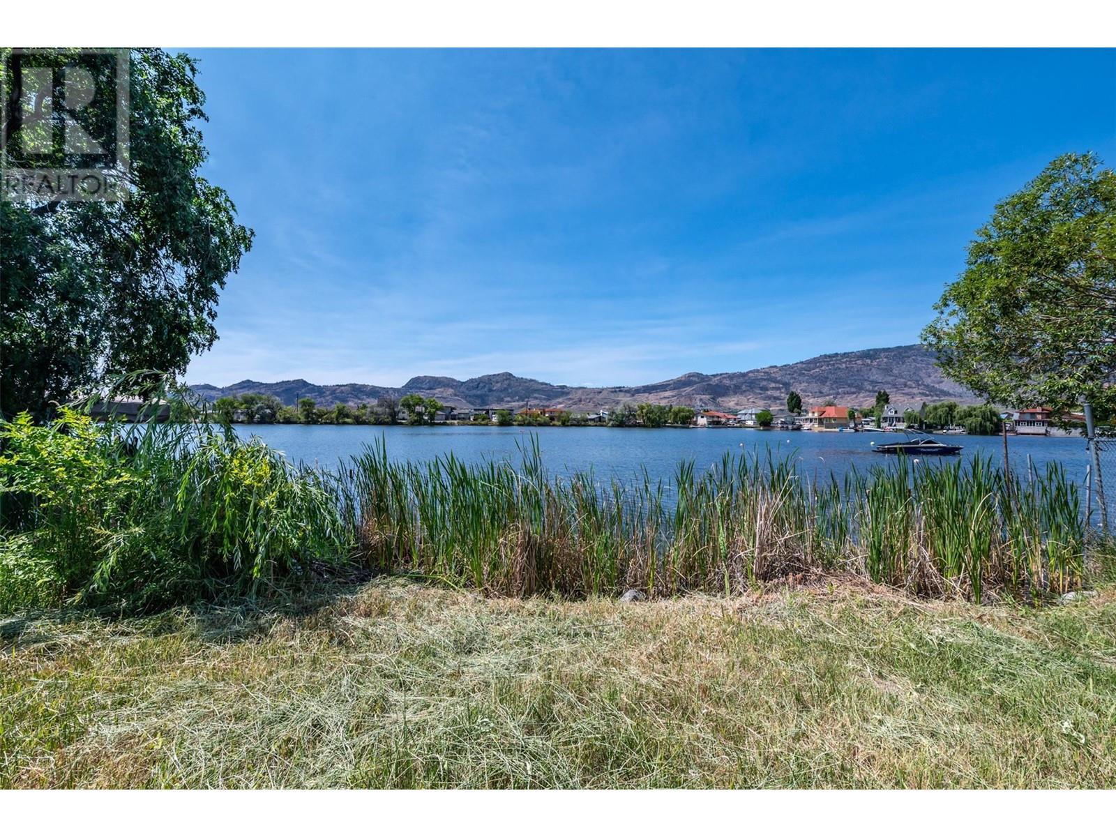 44 Bayview Crescent. Osoyoos, British Columbia