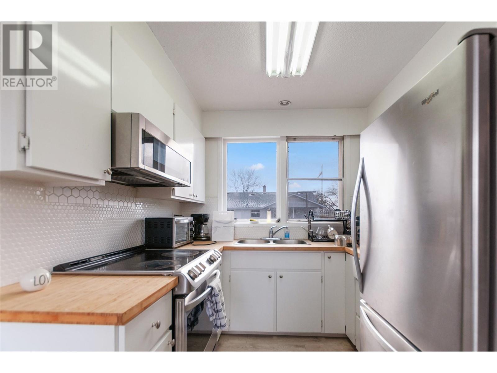 1611 Elm Street E. Kelowna, British Columbia