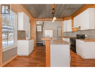 80 6 Street Ne. Salmon Arm, British Columbia