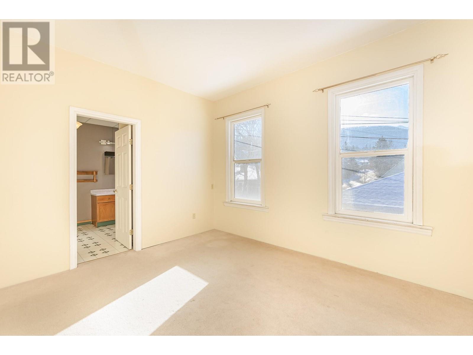 80 6 Street Ne. Salmon Arm, British Columbia