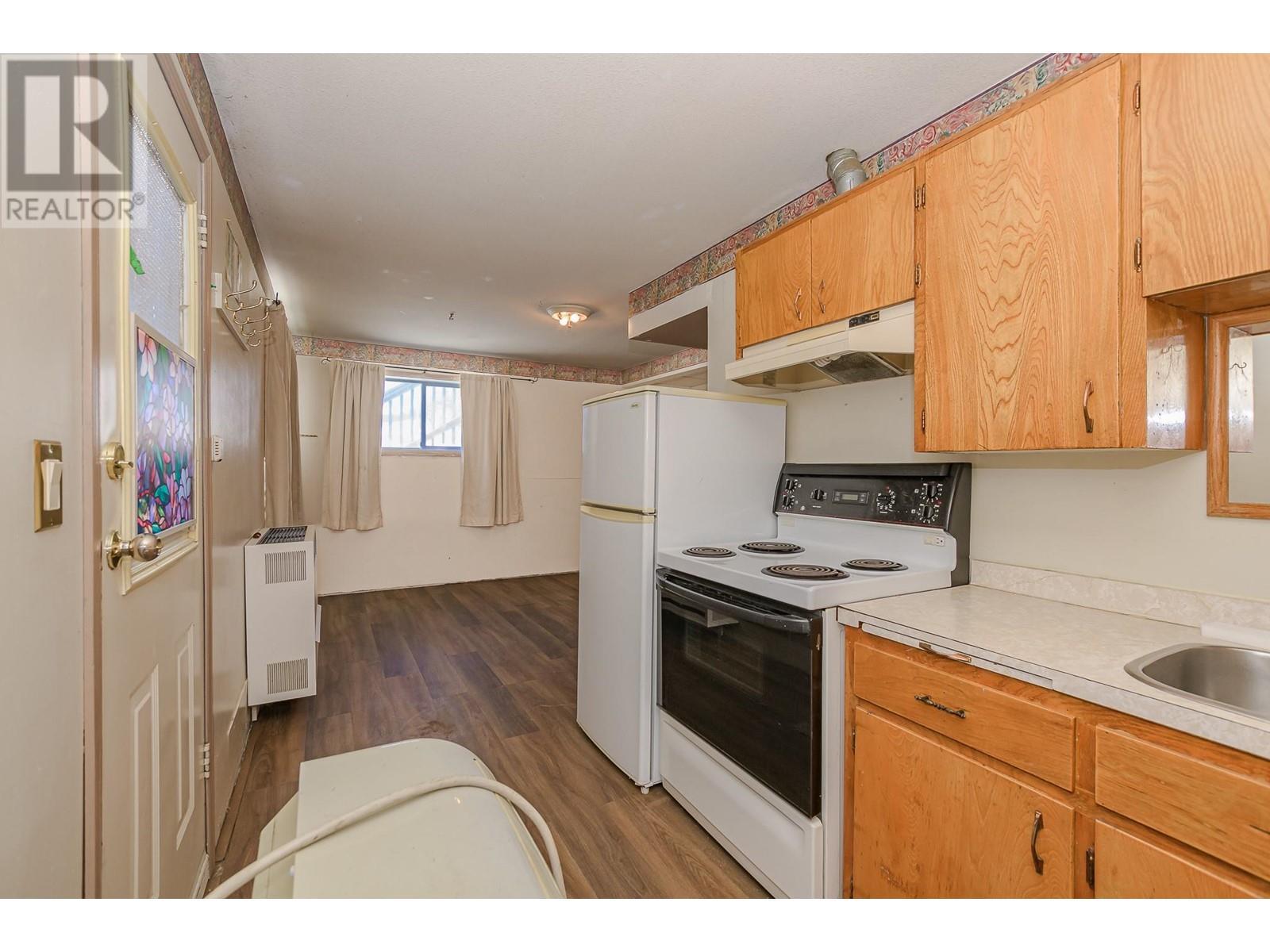 80 6 Street Ne. Salmon Arm, British Columbia