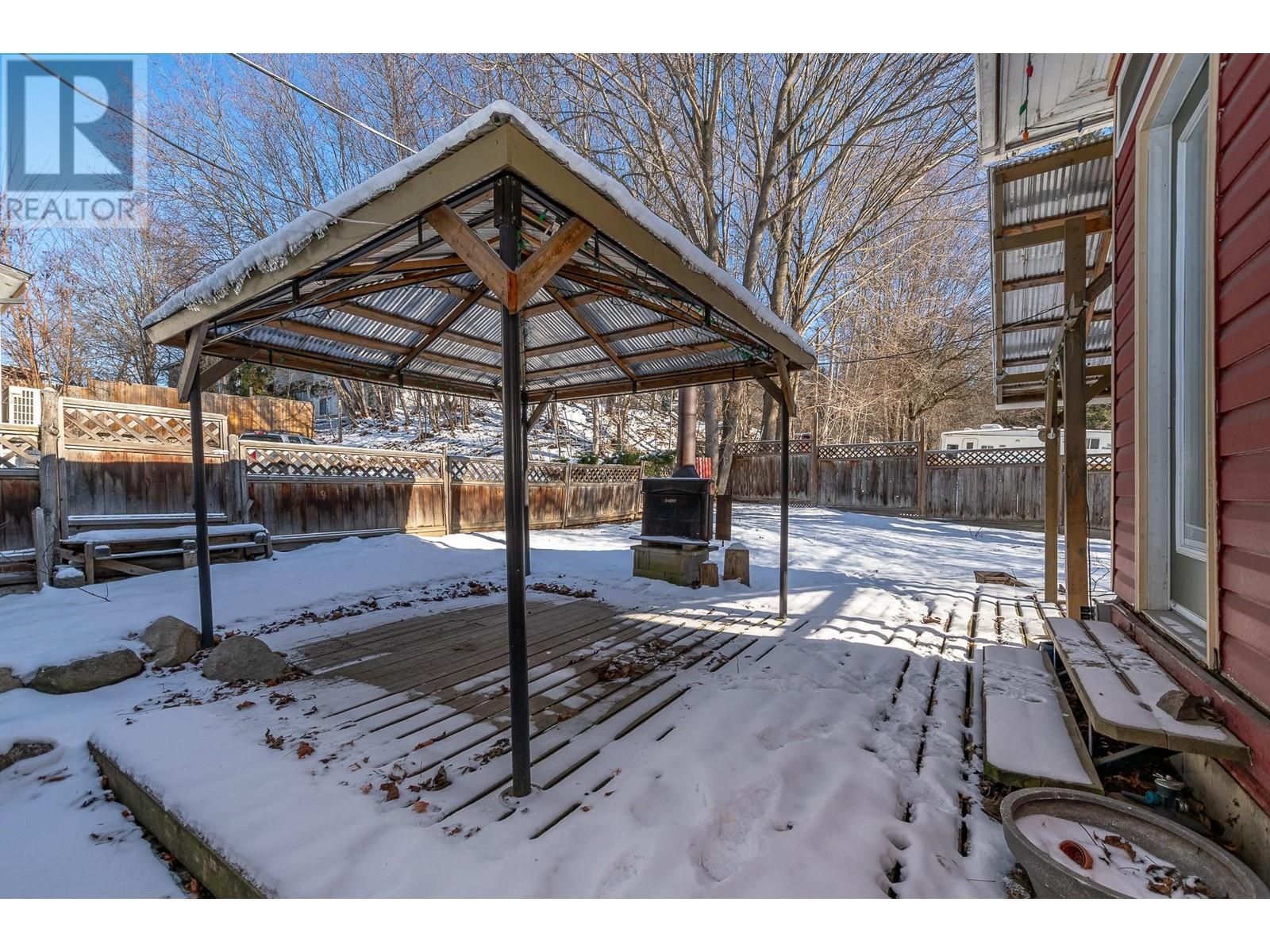 80 6 Street Ne. Salmon Arm, British Columbia