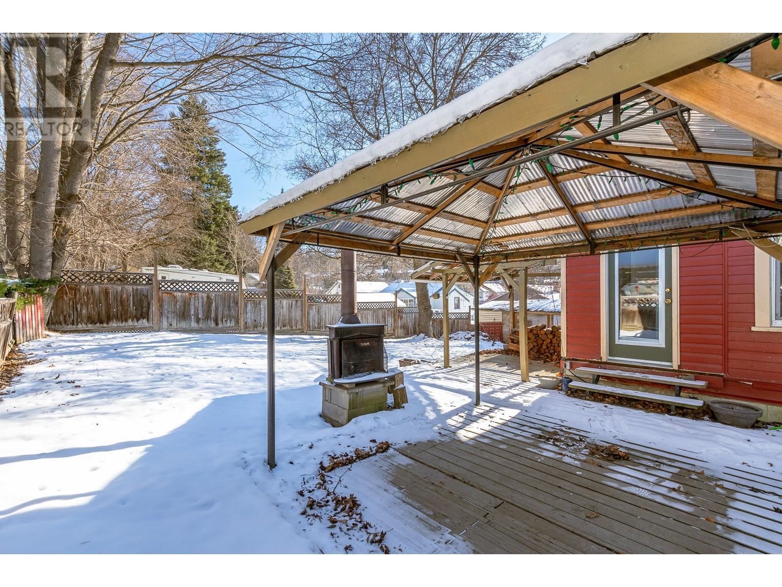 80 6 Street Ne. Salmon Arm, British Columbia