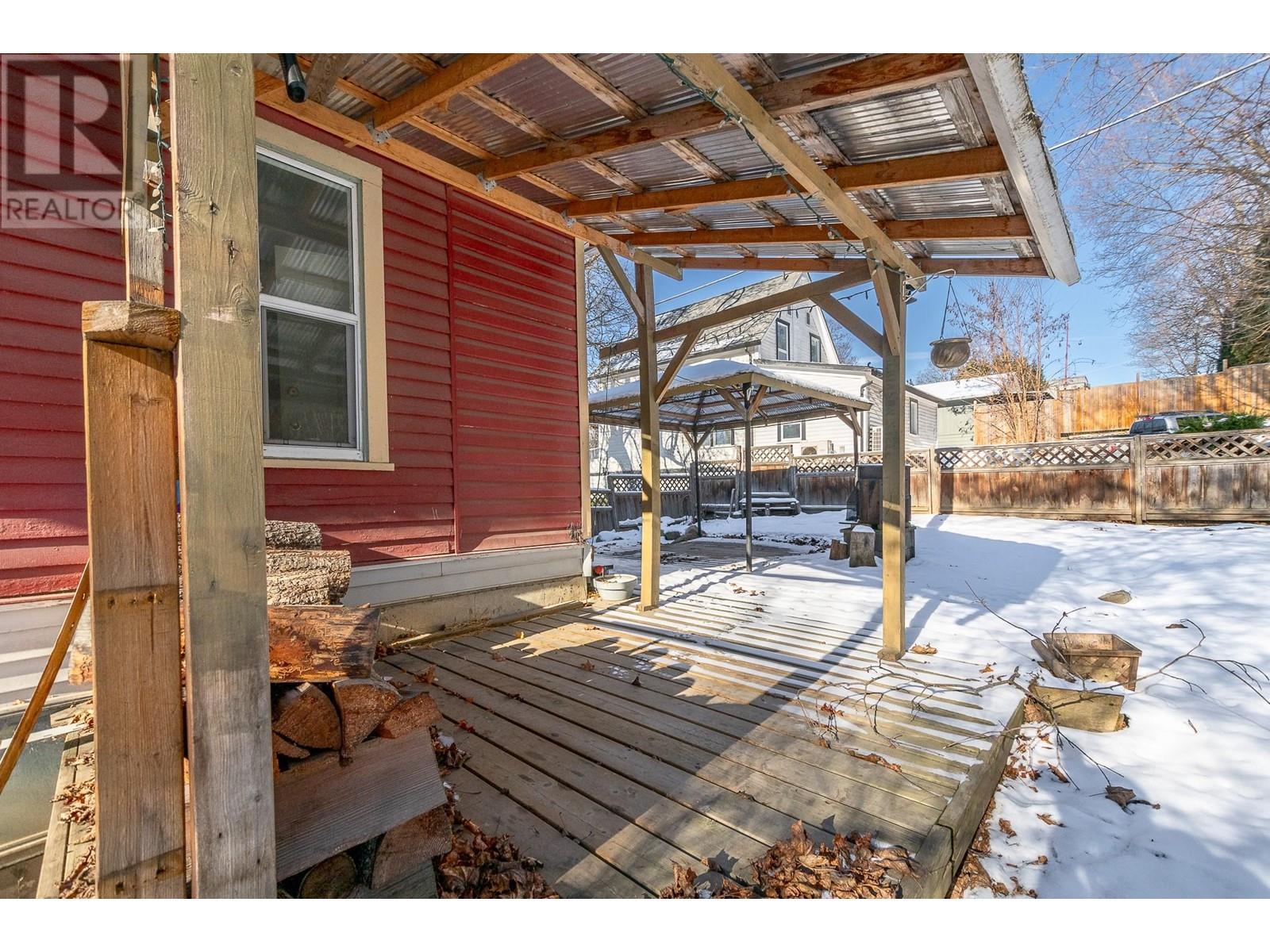 80 6 Street Ne. Salmon Arm, British Columbia