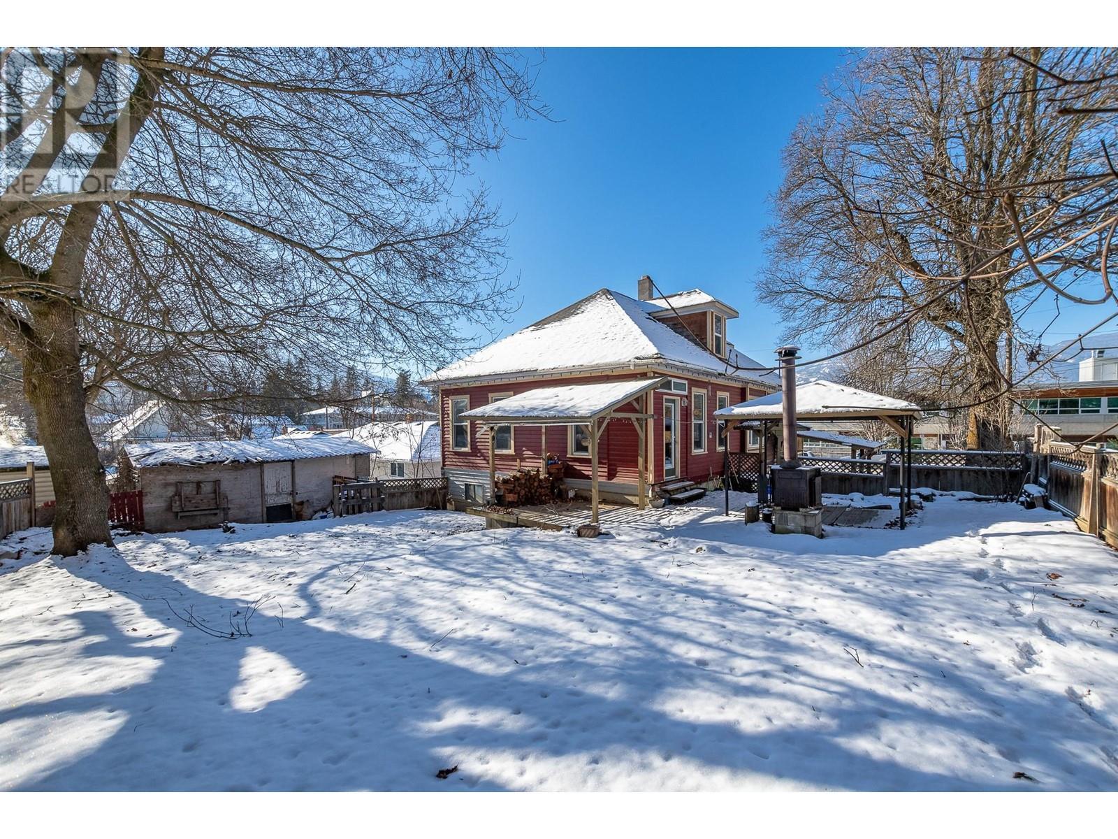 80 6 Street Ne. Salmon Arm, British Columbia