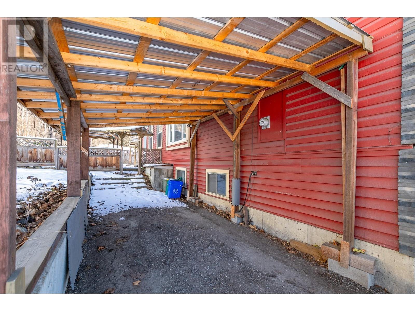 80 6 Street Ne. Salmon Arm, British Columbia